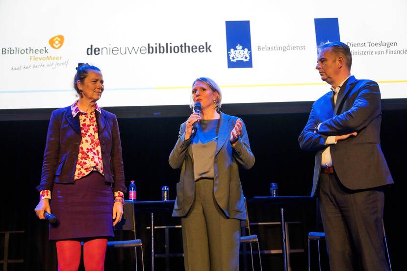 Netwerkbijeenkomst in de bibliotheek van Allmere